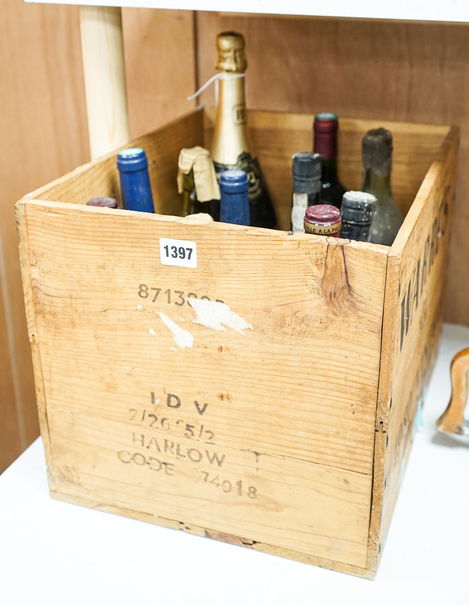 Assorted wines, port and champagne, 11 bottles